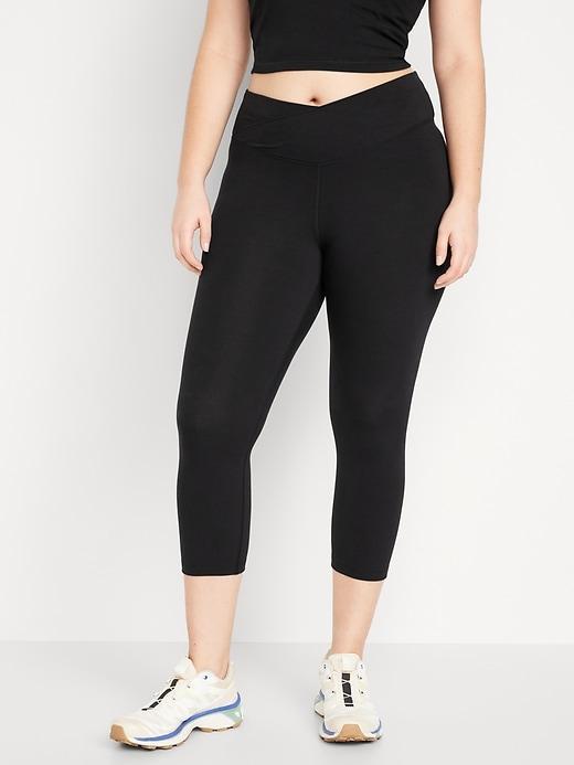 Extra High-Waisted PowerChill Crop Leggings Product Image