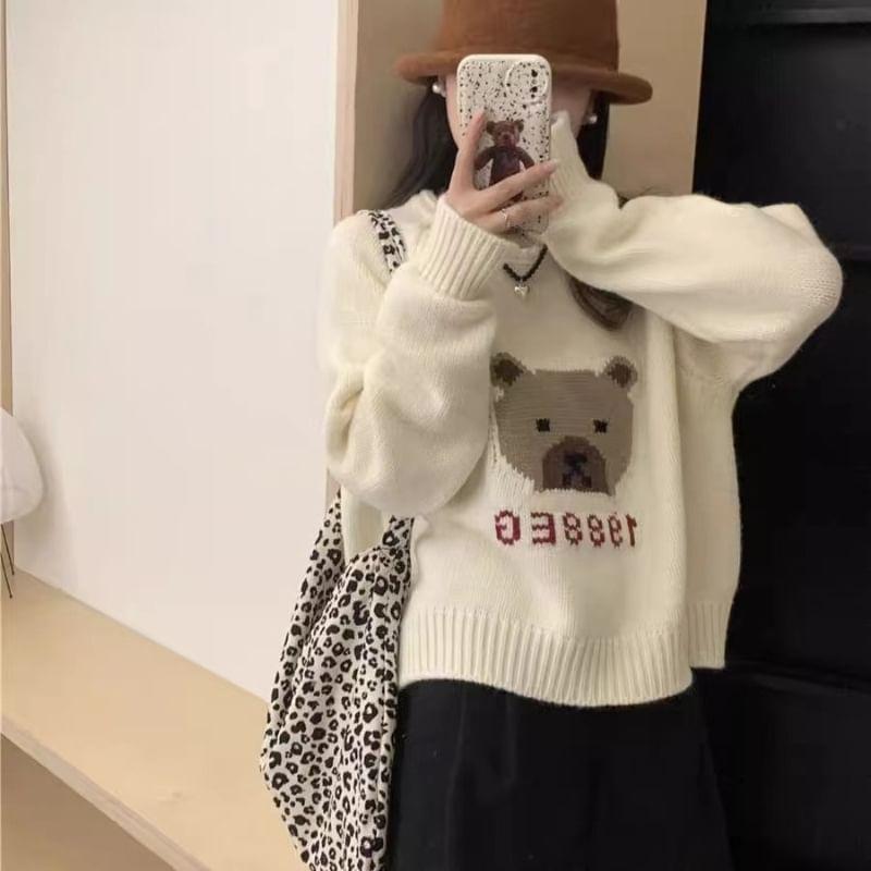 Long Sleeve Bear Print Loose-Fit Sweater Product Image