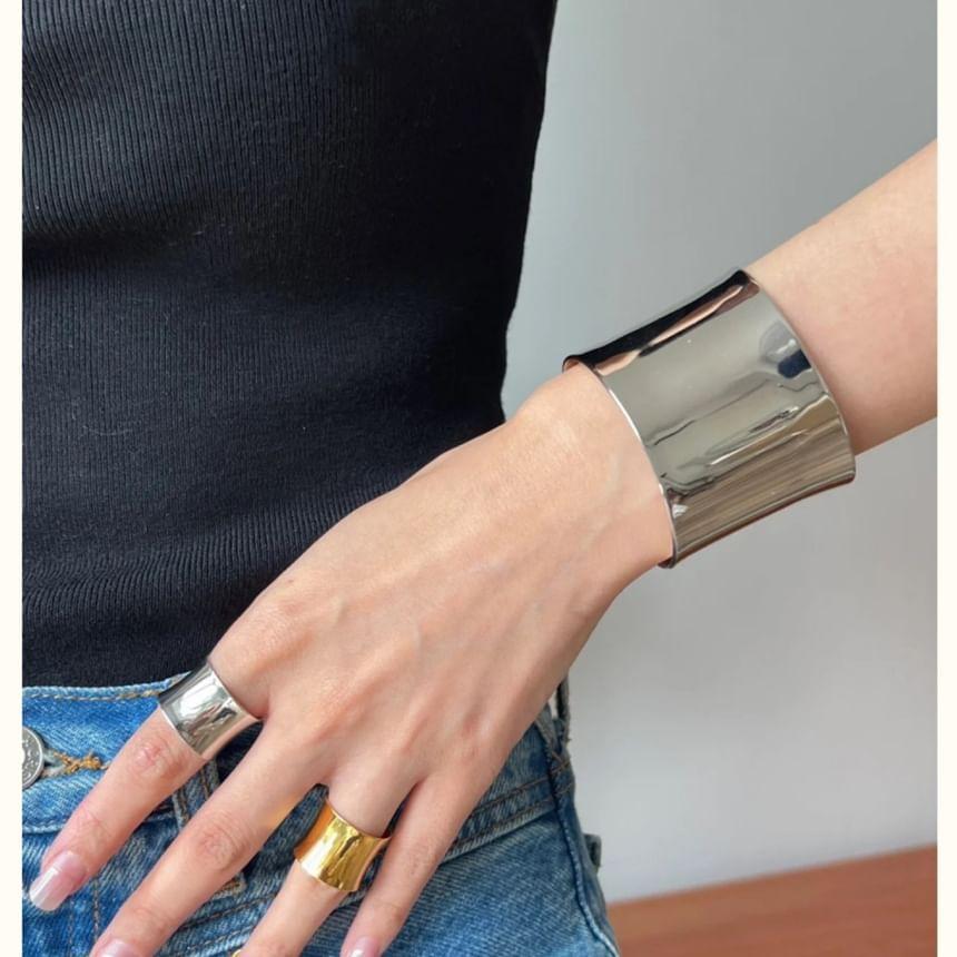 Plain Metal Bangle Product Image