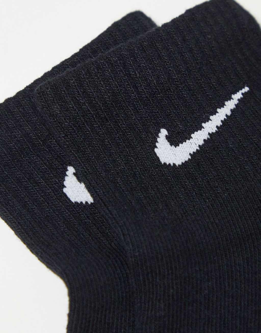 Nike Men's Everyday Plus Cushioned Training Ankle Socks (6 Pairs) Product Image