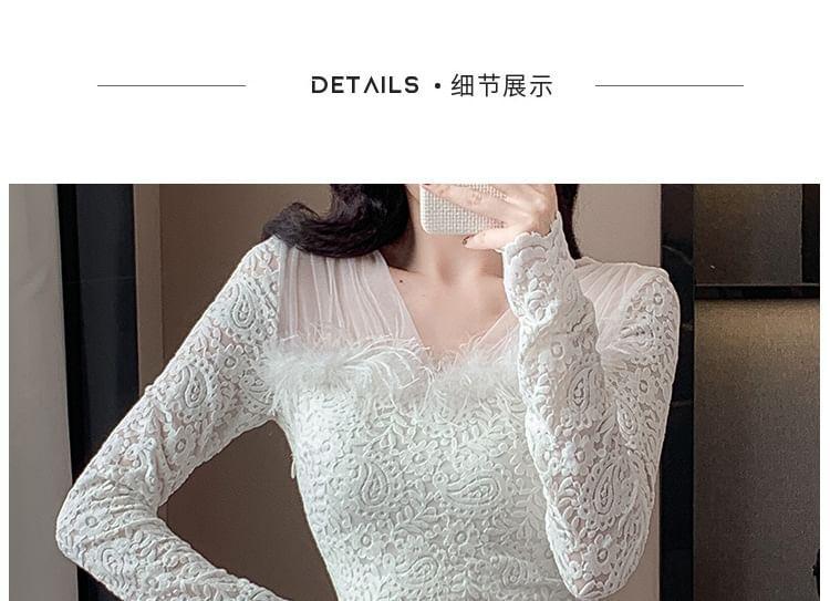 Long-Sleeve V-Neck Midi Lace Mermaid Dress Product Image