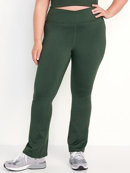 Extra High-Waisted CloudComfy Boot-Cut Leggings Product Image