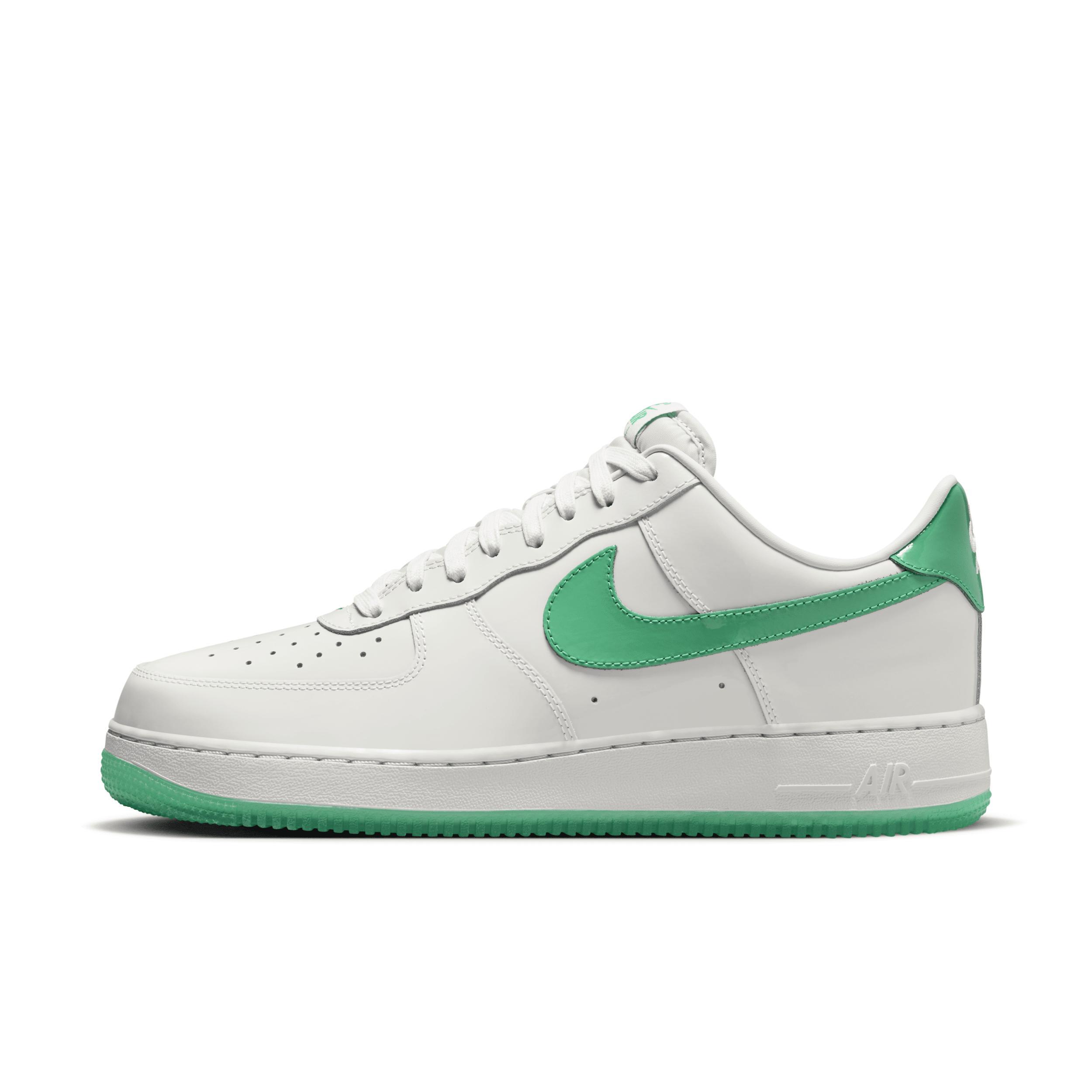 Nike Men's Air Force 1 '07 Premium Shoes Product Image