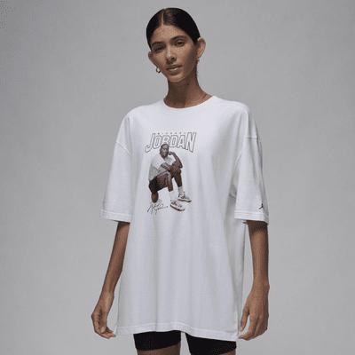 Jordan Women's Oversized Graphic T-Shirt Product Image