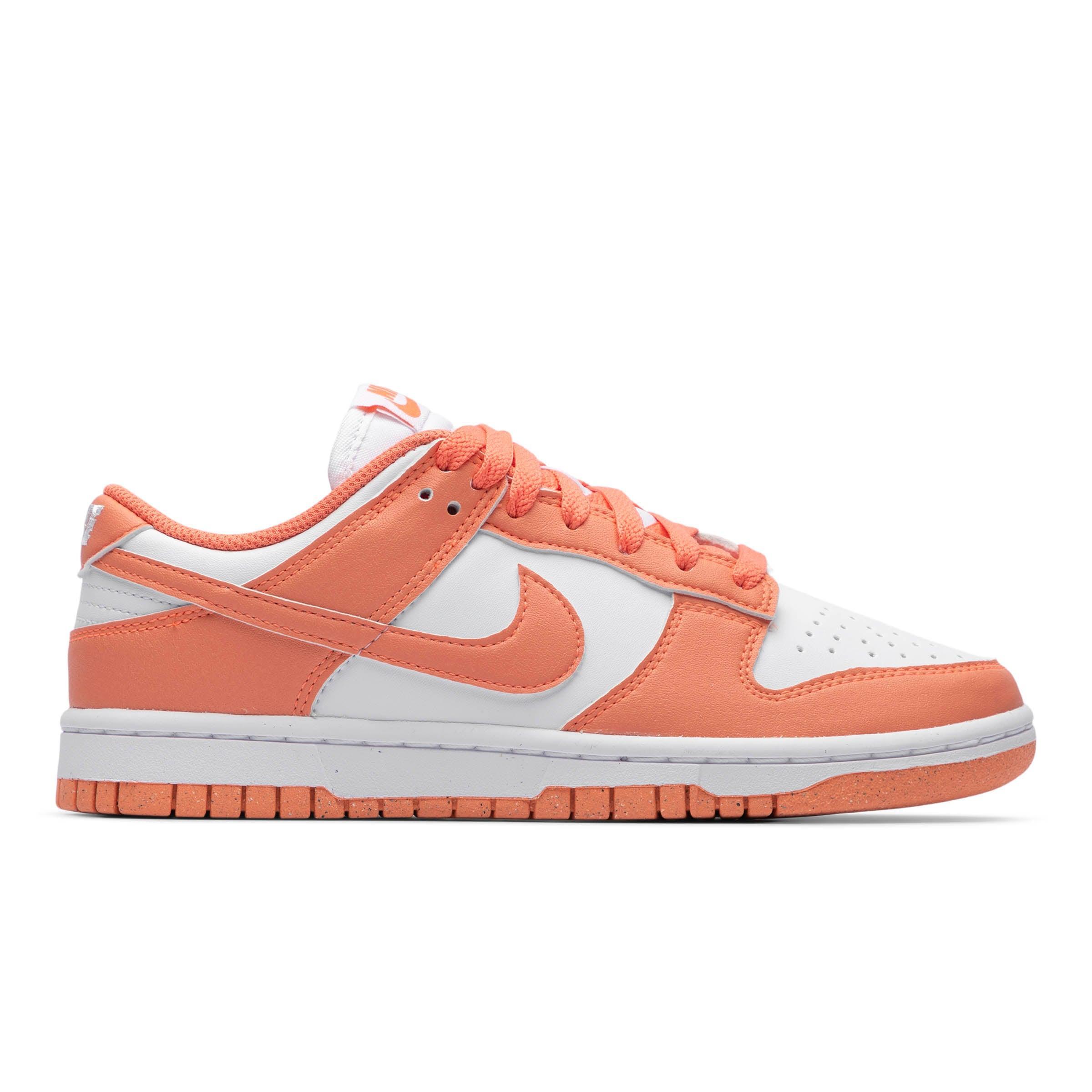 WOMEN'S NIKE DUNK LOW Product Image