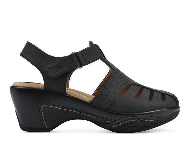 Women's White Mountain Vie Clogs Product Image