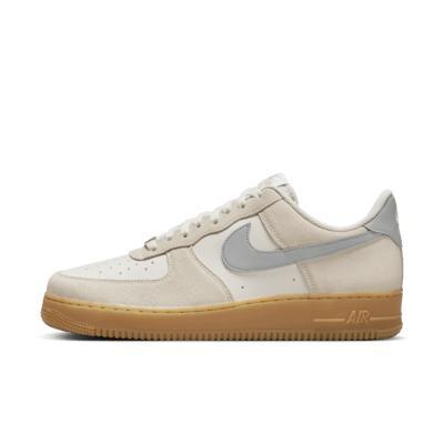 Nike Air Force 1 '07 LV8 Men's Shoes Product Image