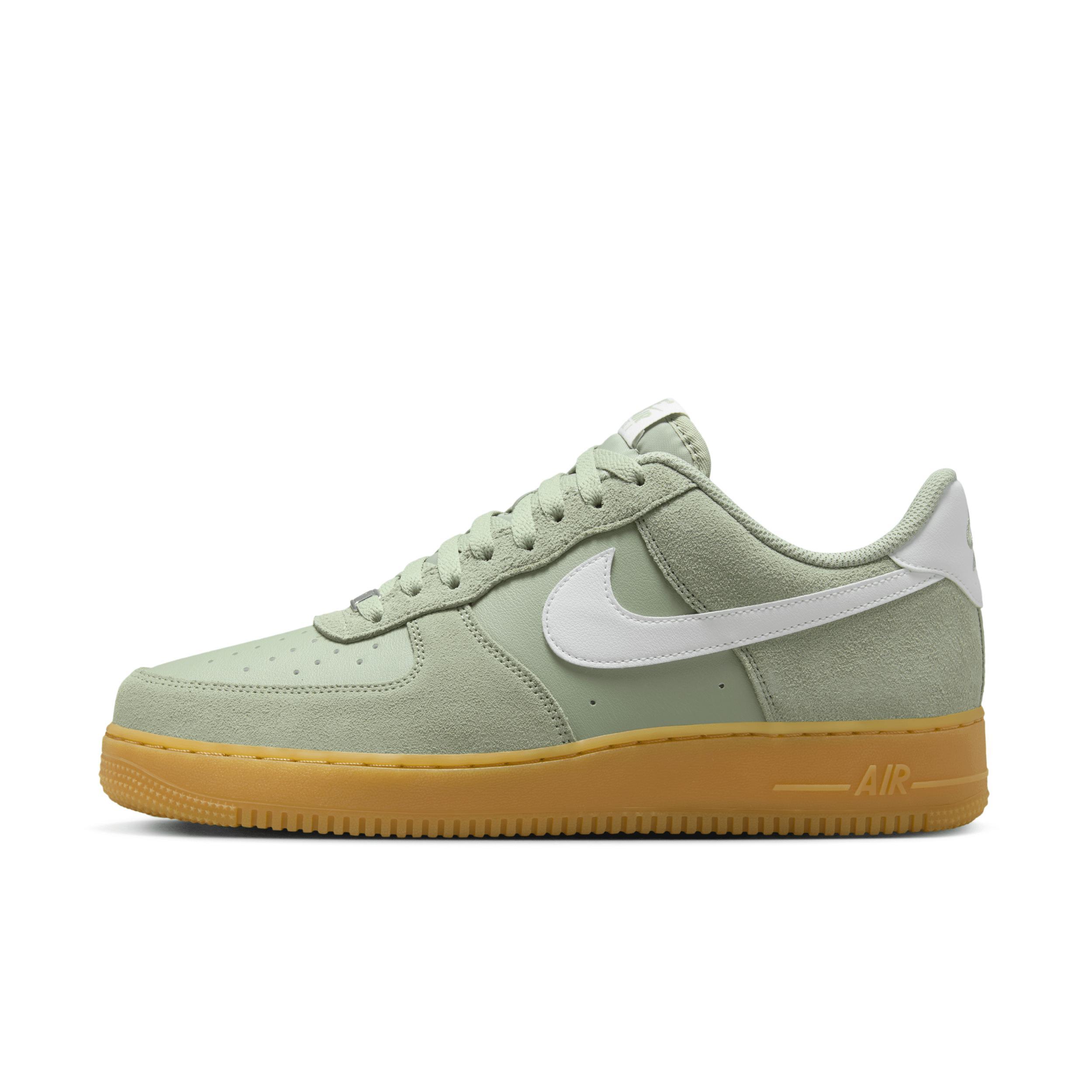 Nike Men's Air Force 1 '07 LV8 Shoes Product Image