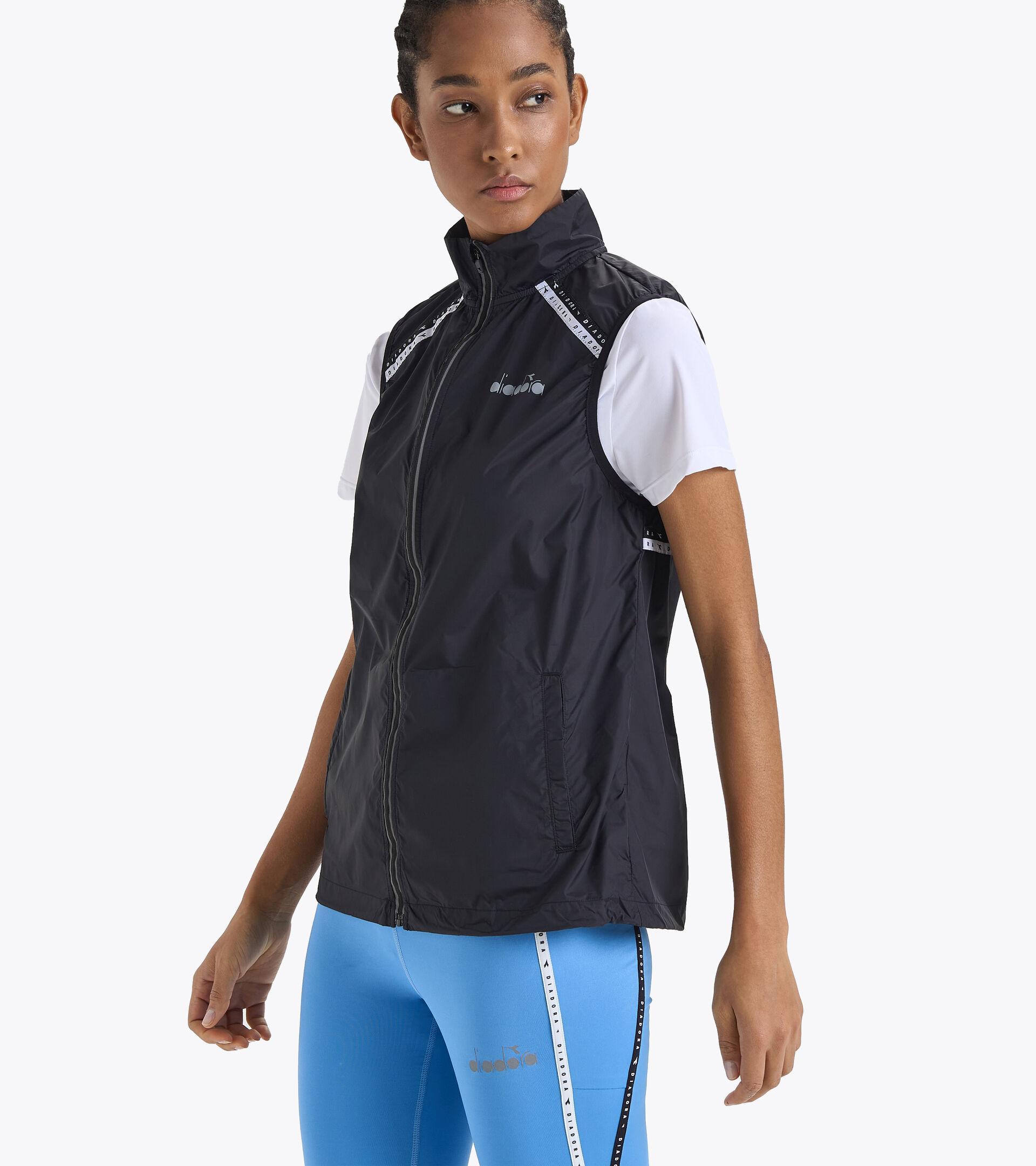 L. PACKABLE VEST Product Image