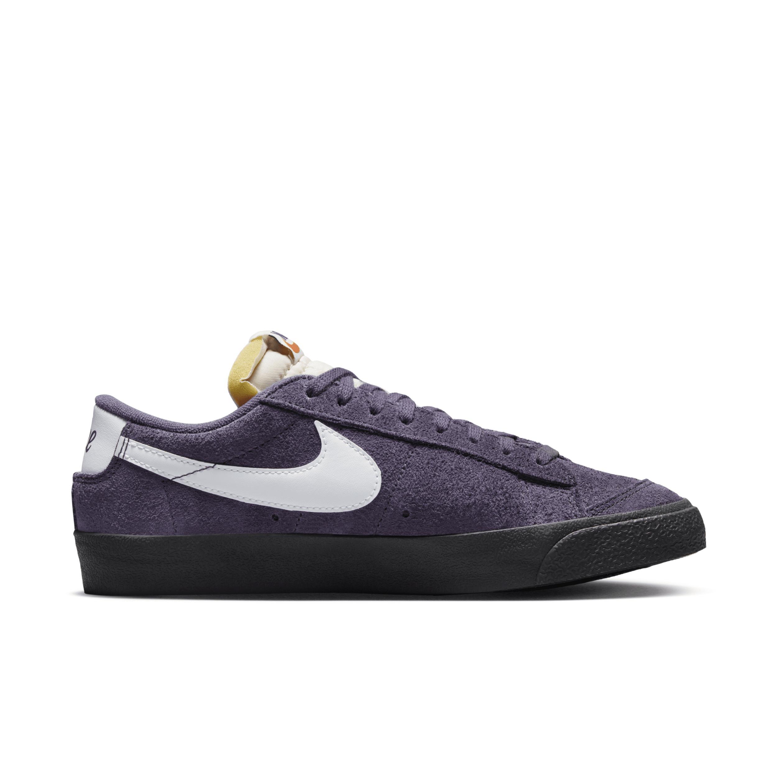 Nike Womens Blazer Low 77 Vintage Shoes Product Image