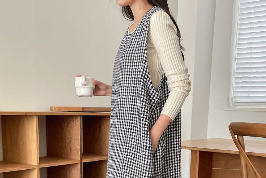 Sleeveless Check Midi Dress Product Image