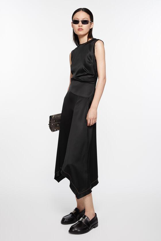 Satin sleeveless dress Product Image