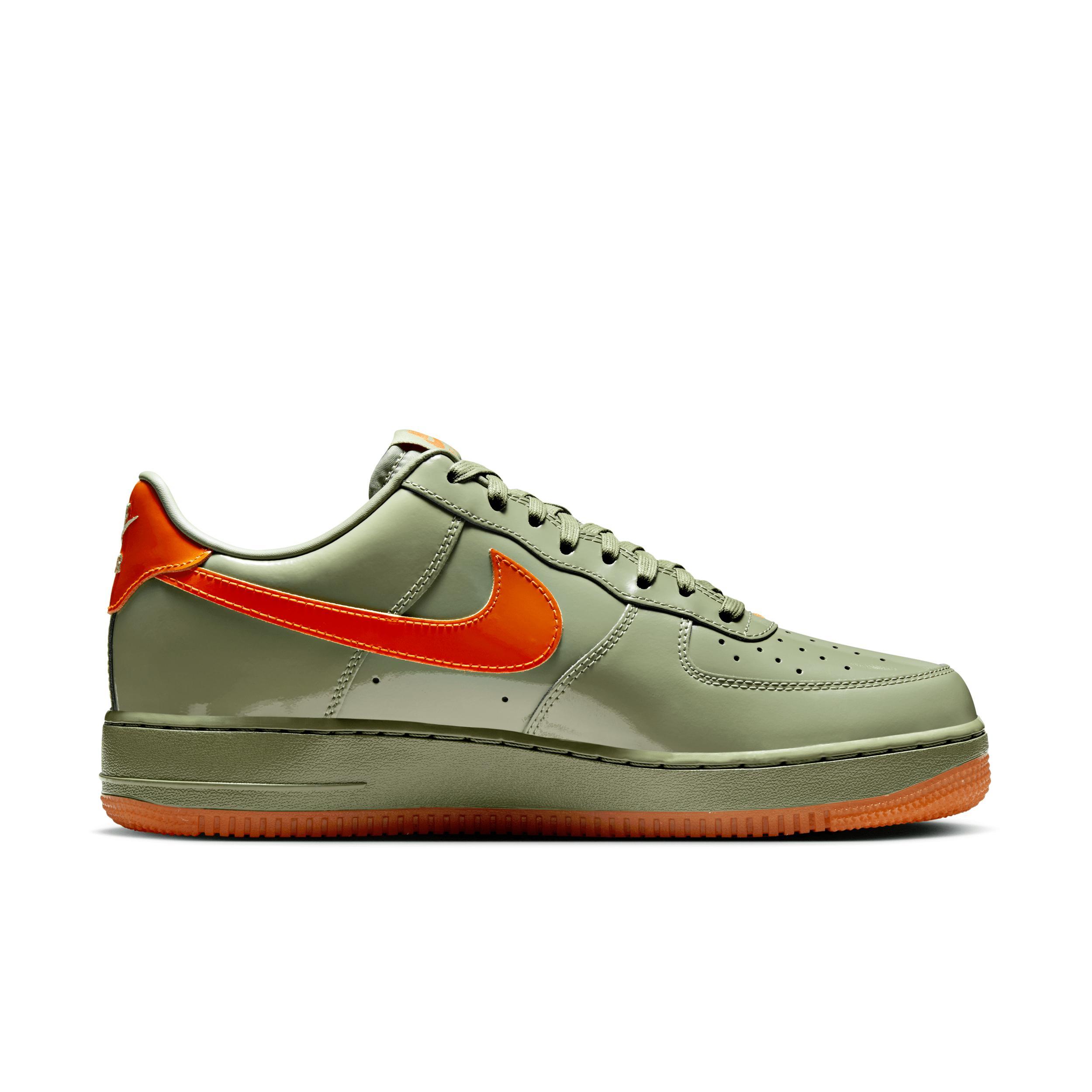 Nike Men's Air Force 1 '07 Premium Shoes Product Image