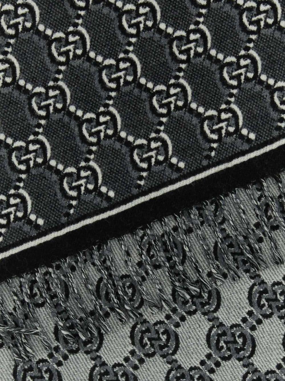 Gg-jacquard Frayed Scarf In Grey Product Image