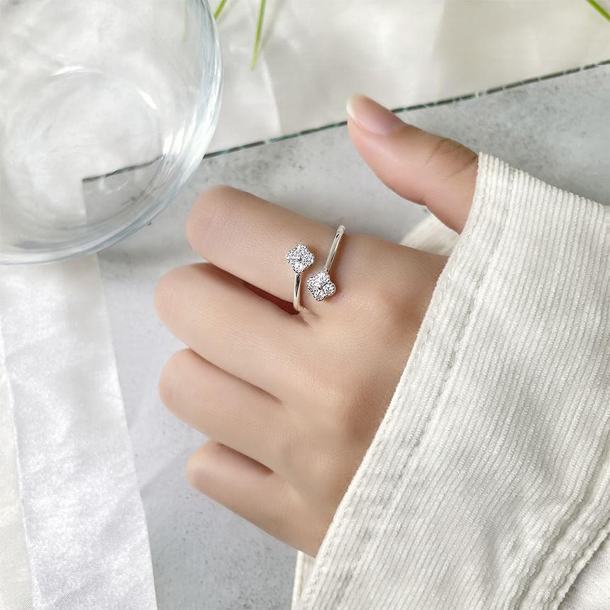 Clover CZ Ring Product Image