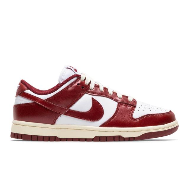 WOMEN'S DUNK LOW PRM Female Product Image