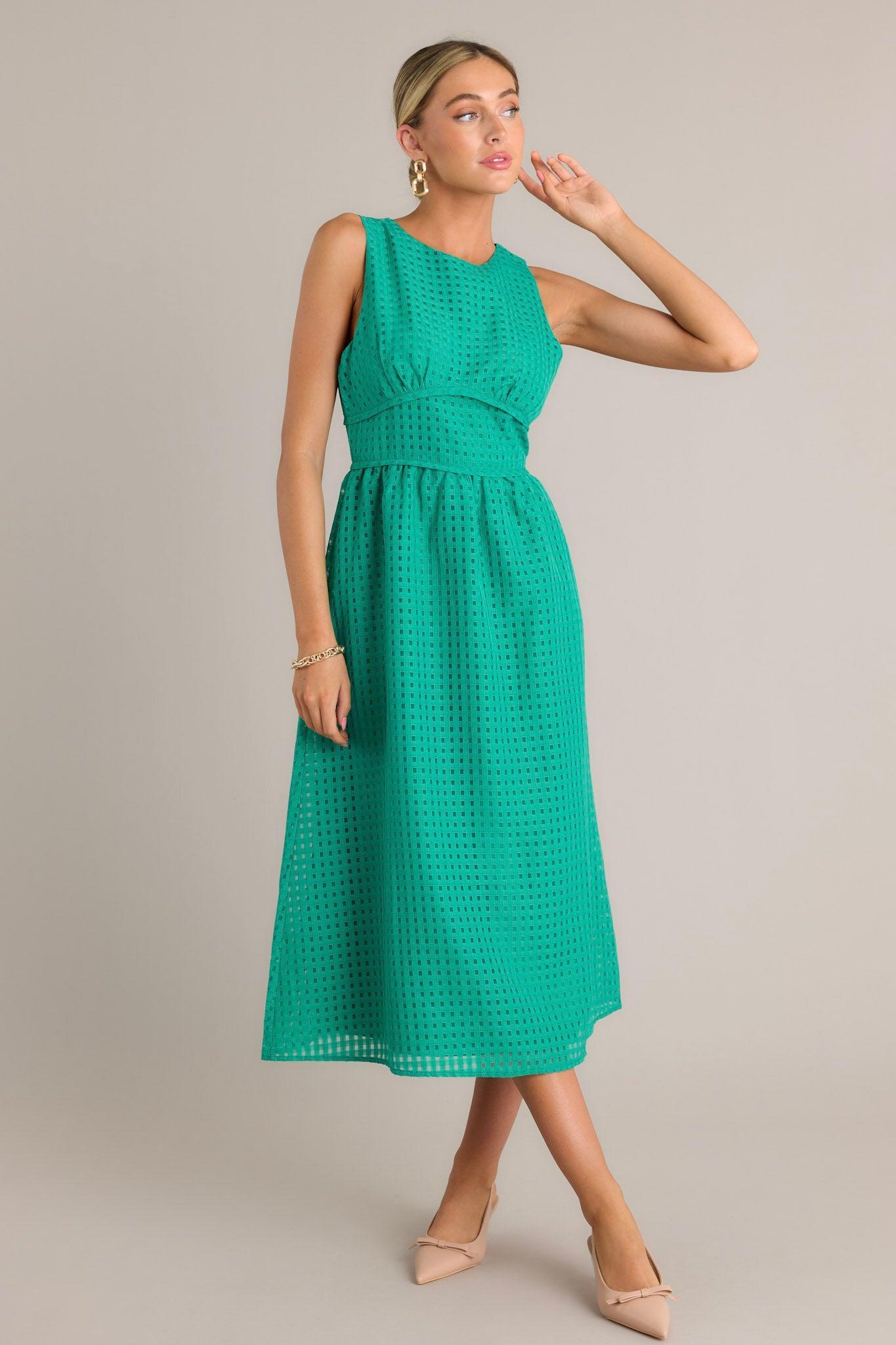 Sophisticated Style Green Sleeveless Midi Dress Product Image