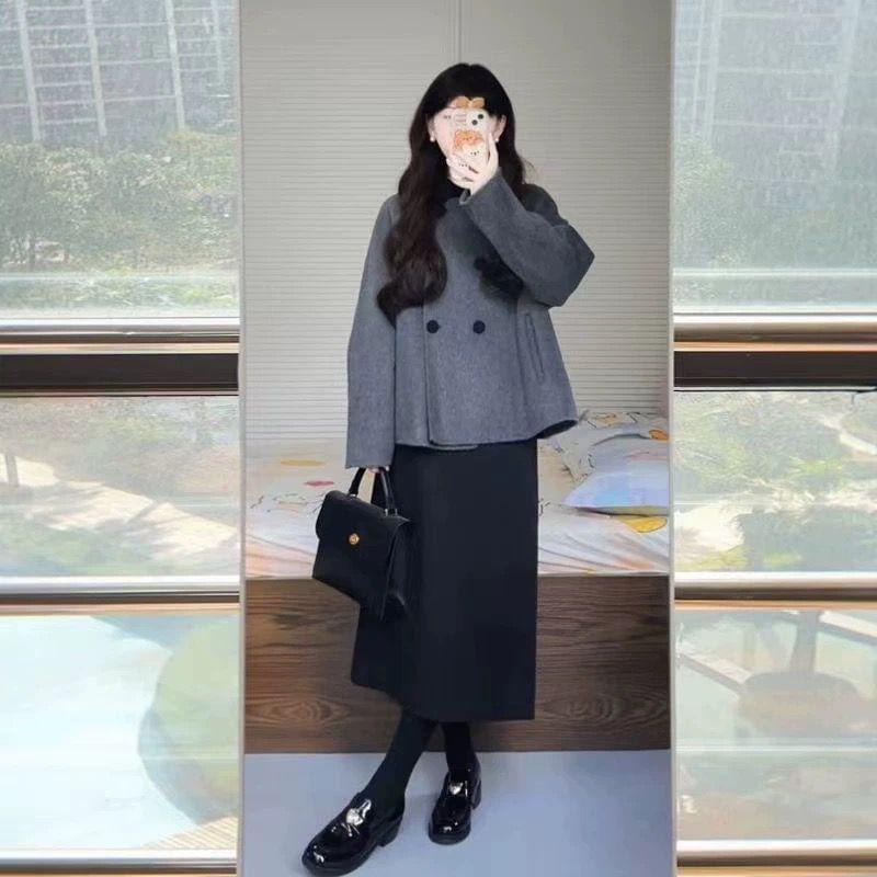 Maternity Collared Double Breasted Coat / Long-Sleeve Midi Dress Product Image