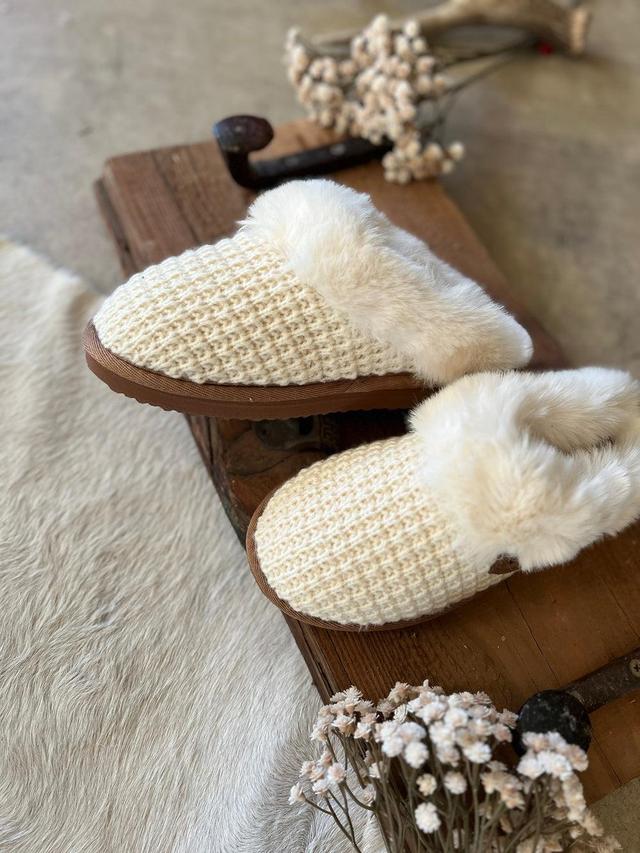 Very G Cream Sweater Knit Fuzzy Slippers Product Image