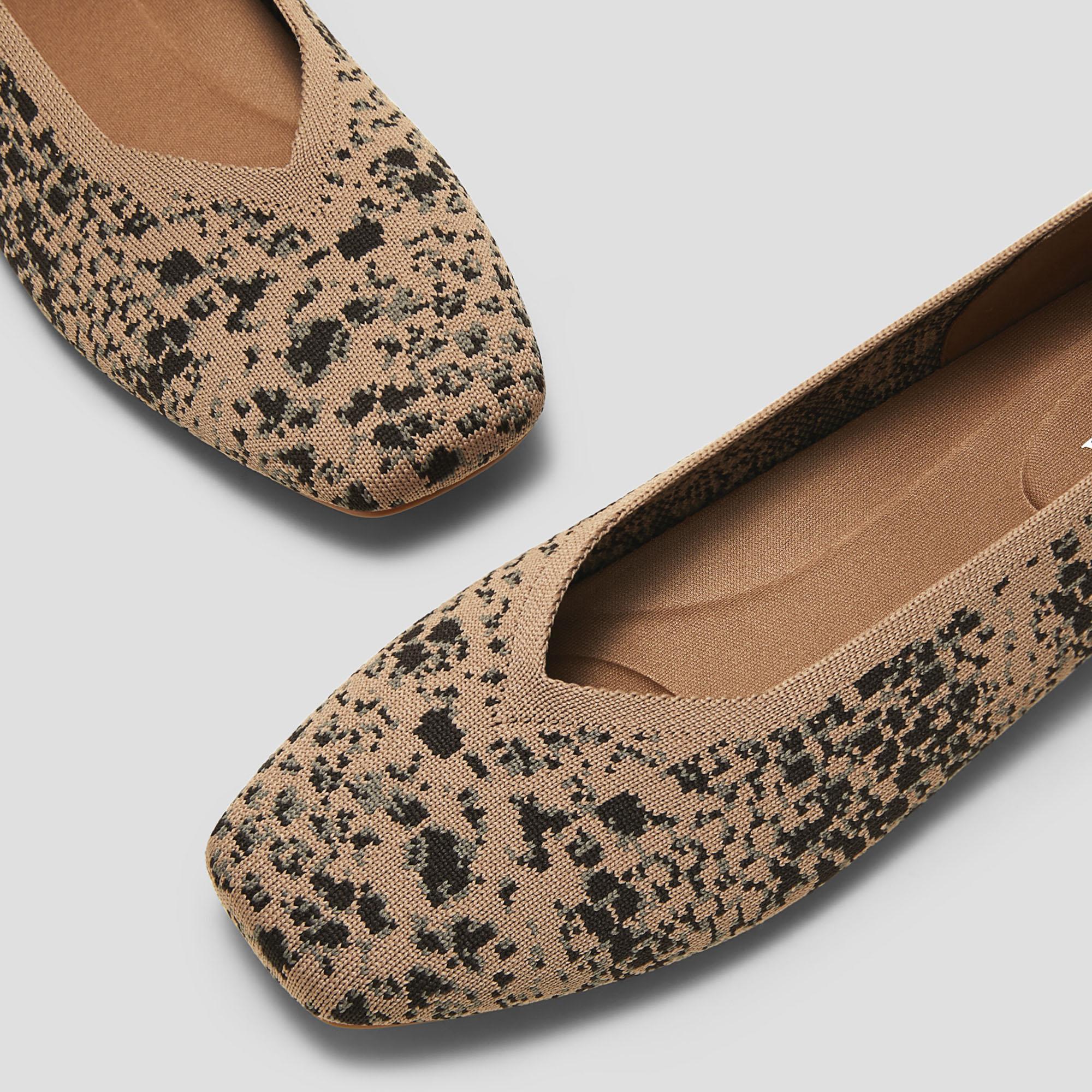 Square-Toe V-Cut Flats (Margot 2.0) Product Image