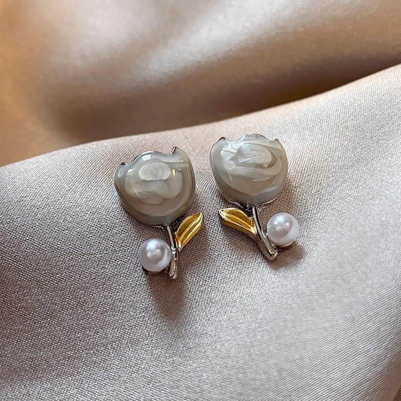 Flower Faux Pearl Stud Earring Product Image