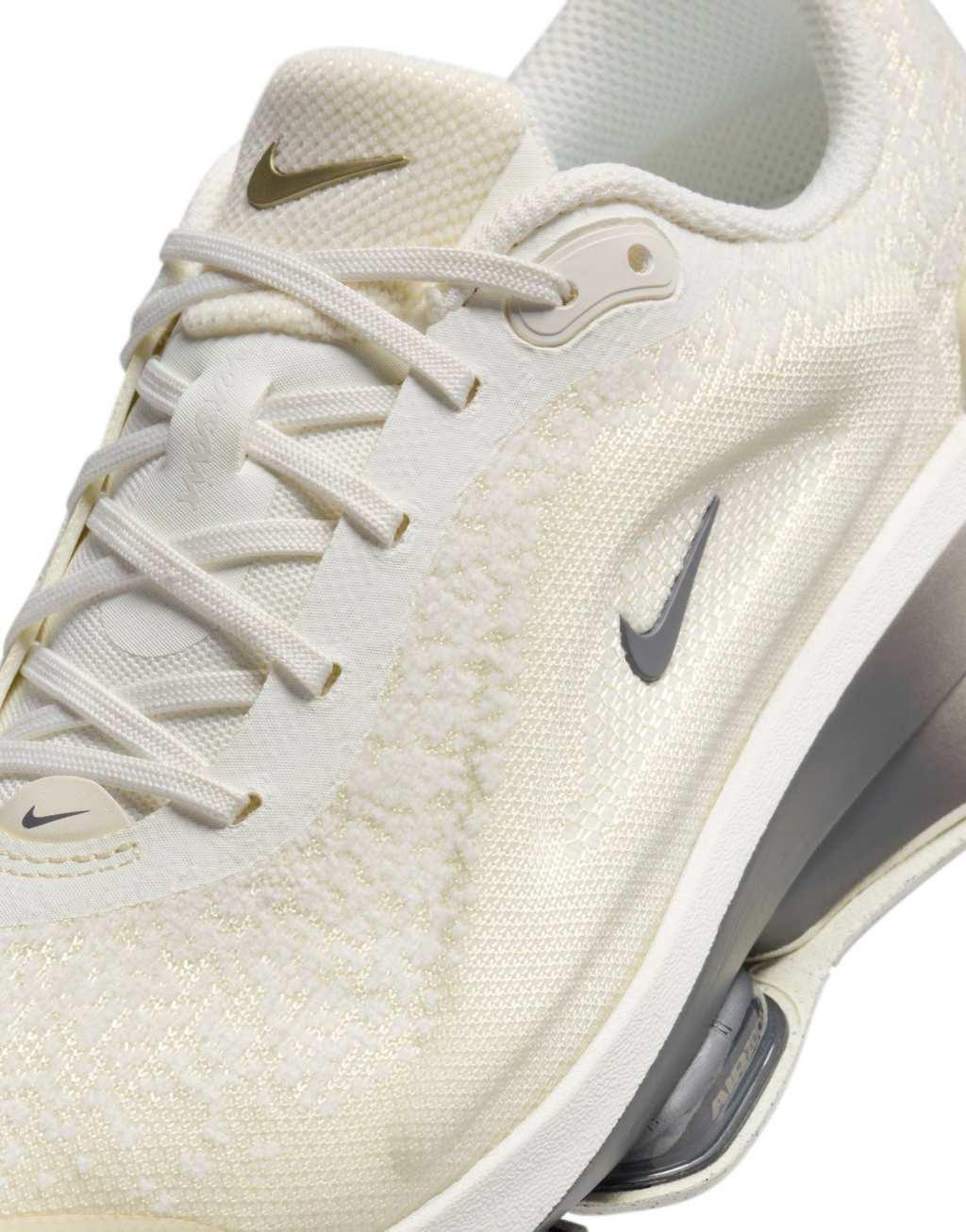 Nike Training Versair sneakers in off white Product Image