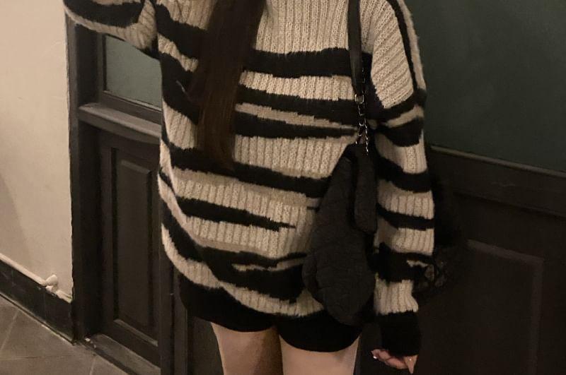 Round Neck Patterned Ribbed Sweater Product Image