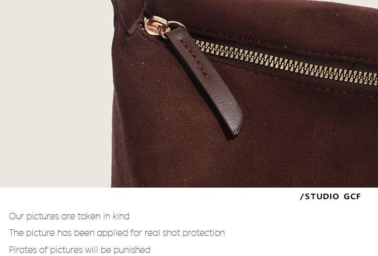 Plain Crossbody Bag Product Image