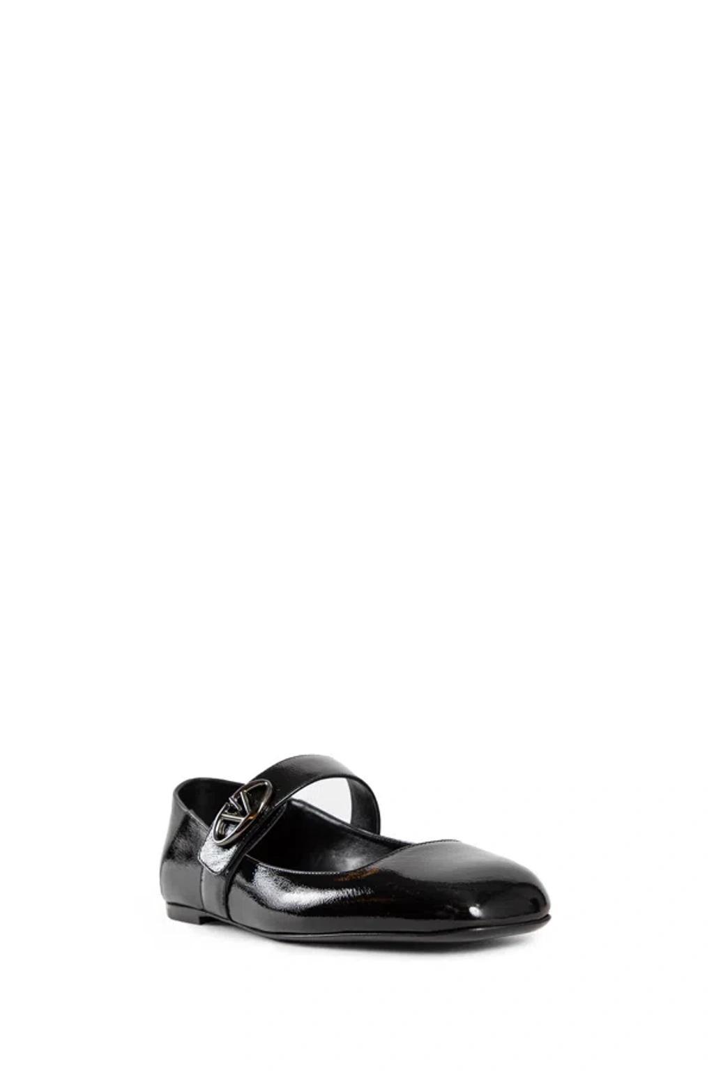 Womens Black Vlogo Locker Patent-leather Pumps Product Image