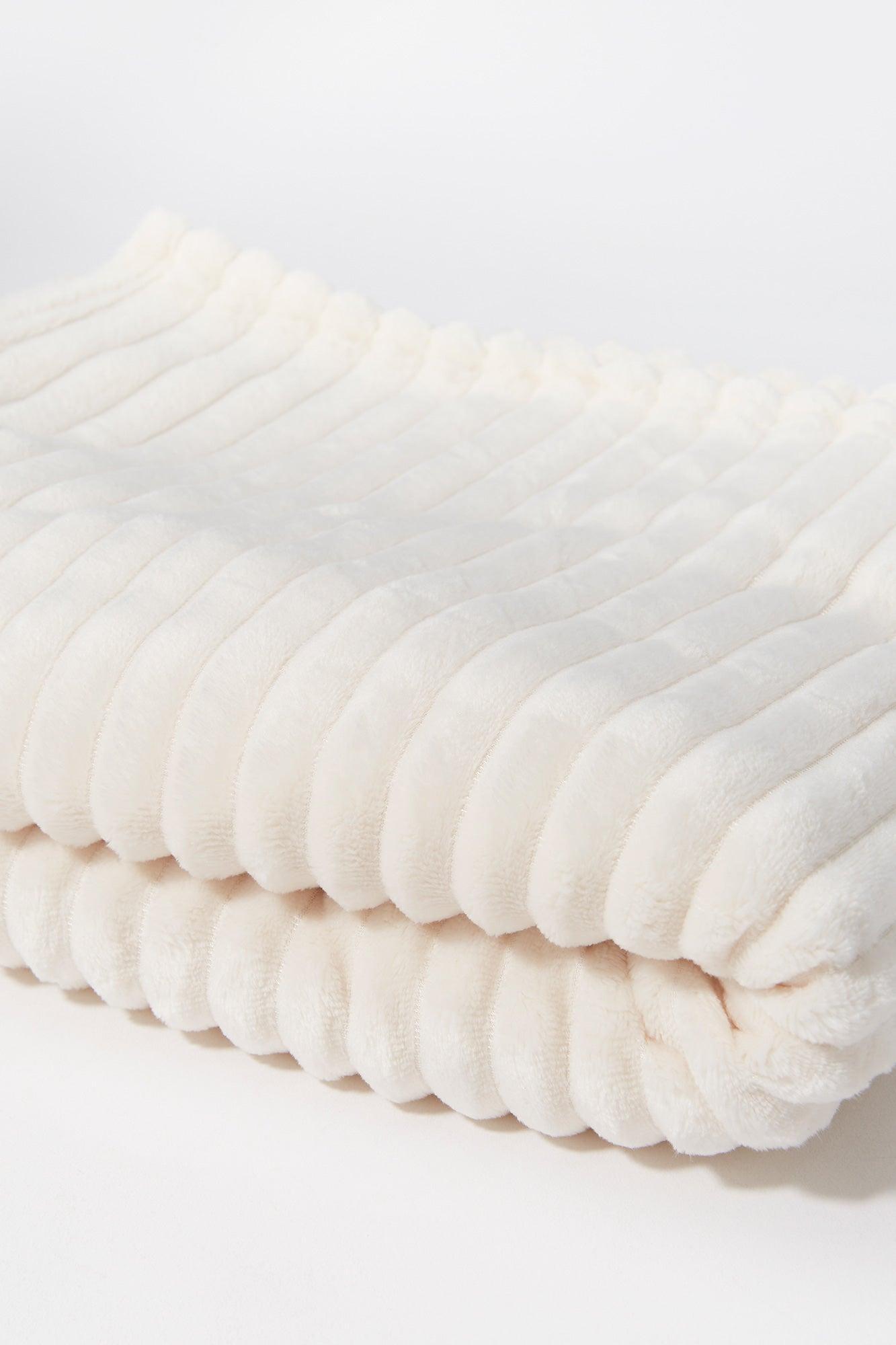 Ribbed Faux Fur Throw Blanket Female Product Image