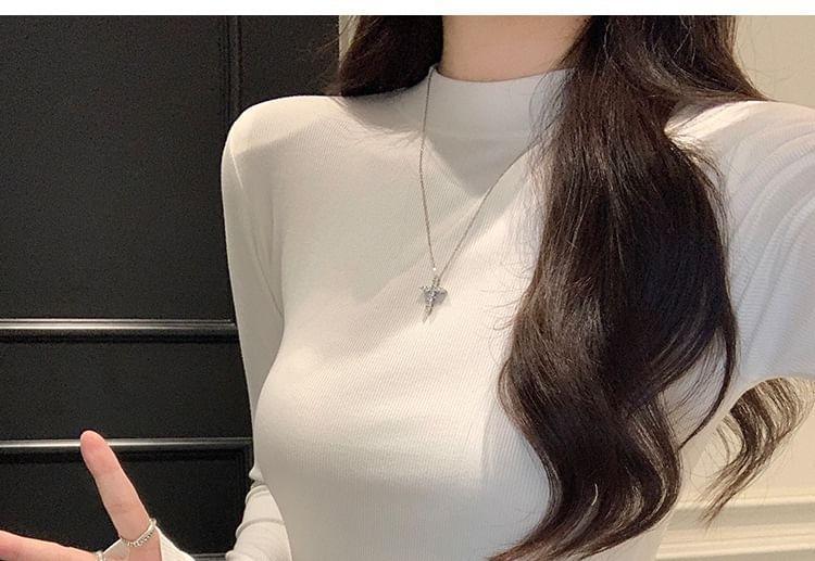 Long-Sleeve Mock Neck Plain T-Shirt Product Image