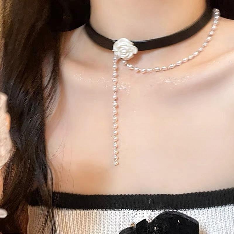 Flower Faux Pearl Faux Leather Choker Product Image