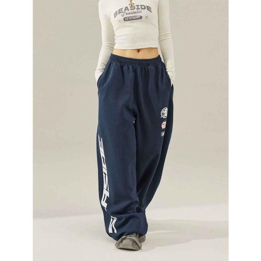 Low Waist Lettering Print Loose-Fit Wide-Leg Sweatpants Product Image