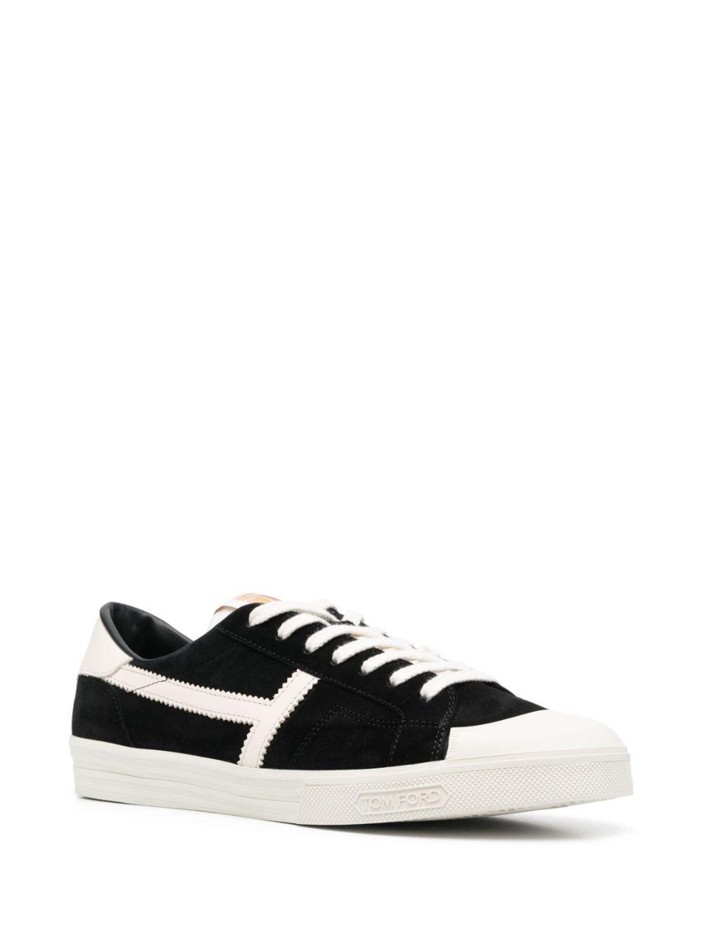 Warwick Low-top Sneakers In Black Product Image