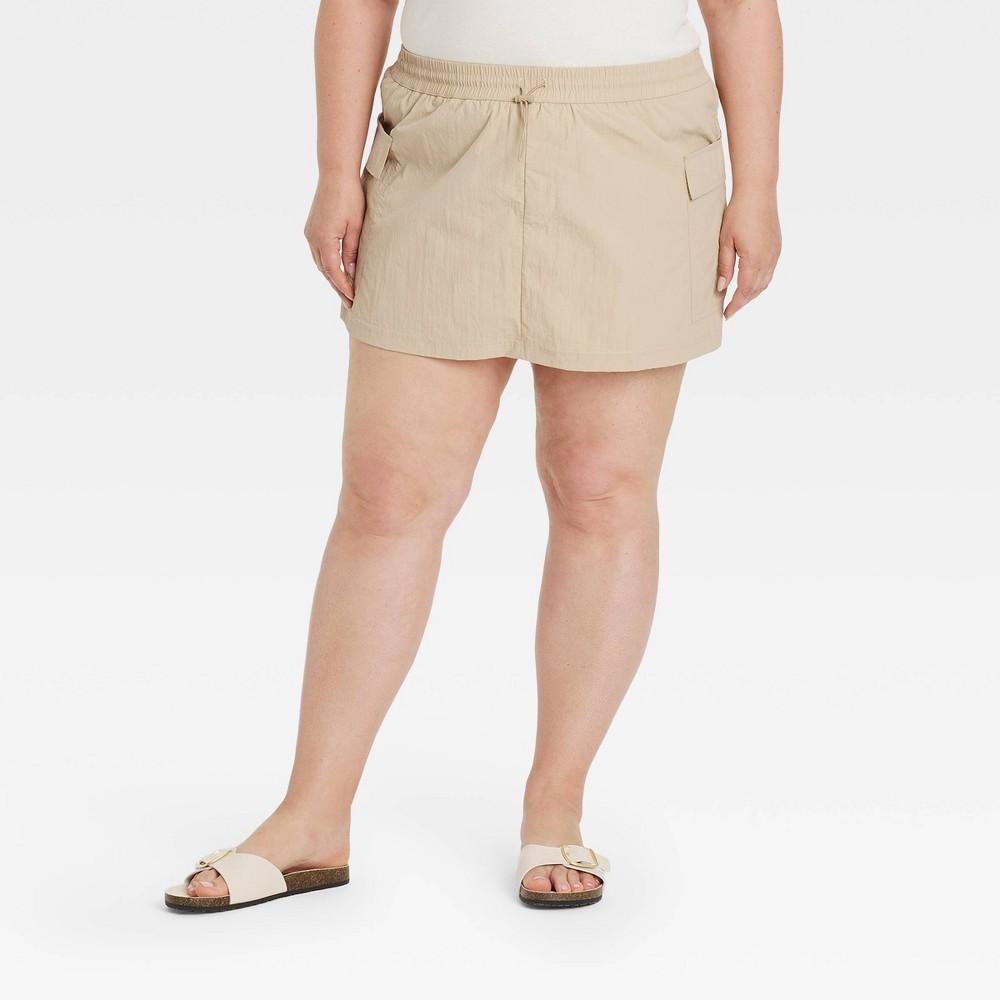 Womens Graphic Cargo Mini Skort - Beige Product Image