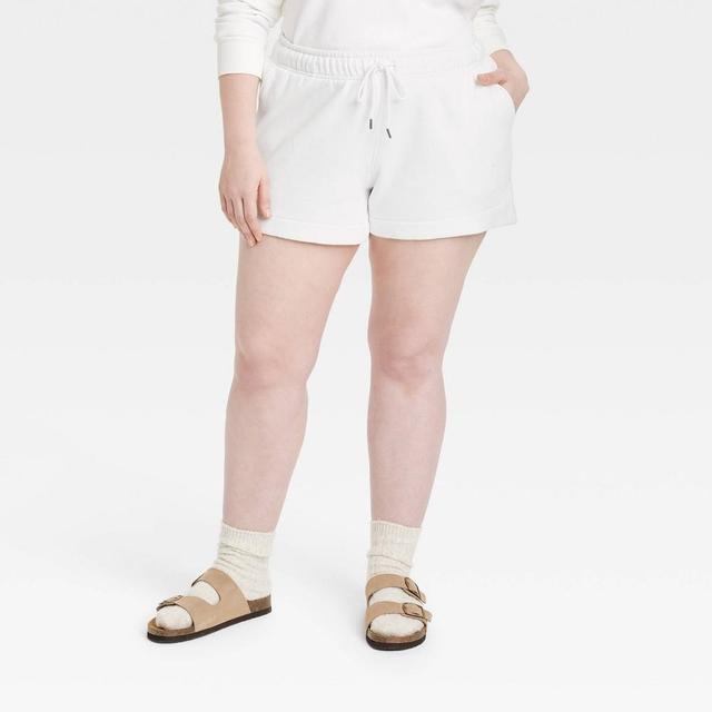 Womens Mid-Rise Fleece Shorts - Universal Thread White 2X Product Image