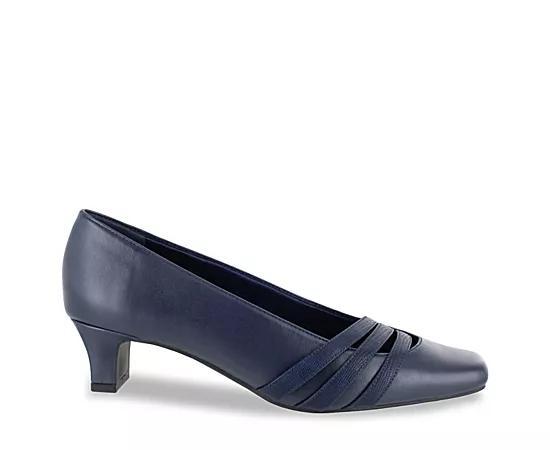 Easy Street Entice Womens Suede Pumps Product Image