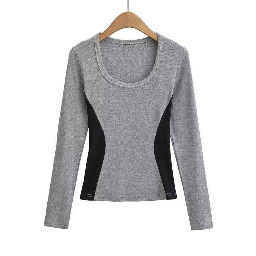 Long-Sleeve Scoop Neck Plain T-Shirt Product Image