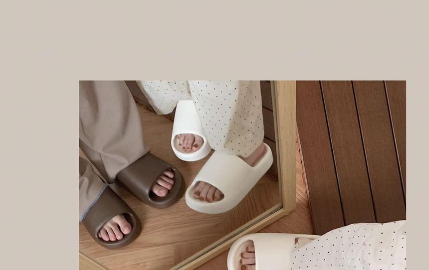 Plain Home Slippers Product Image