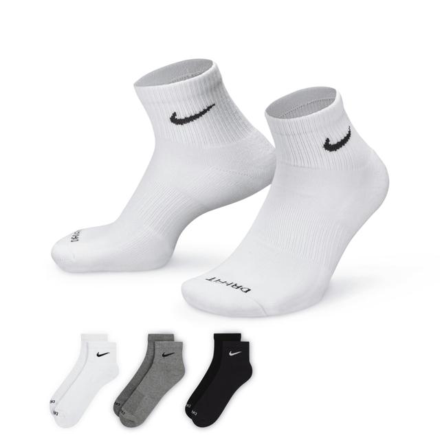 Nike Mens Everyday Plus Cushioned Training Ankle Socks (3 Pairs) Product Image