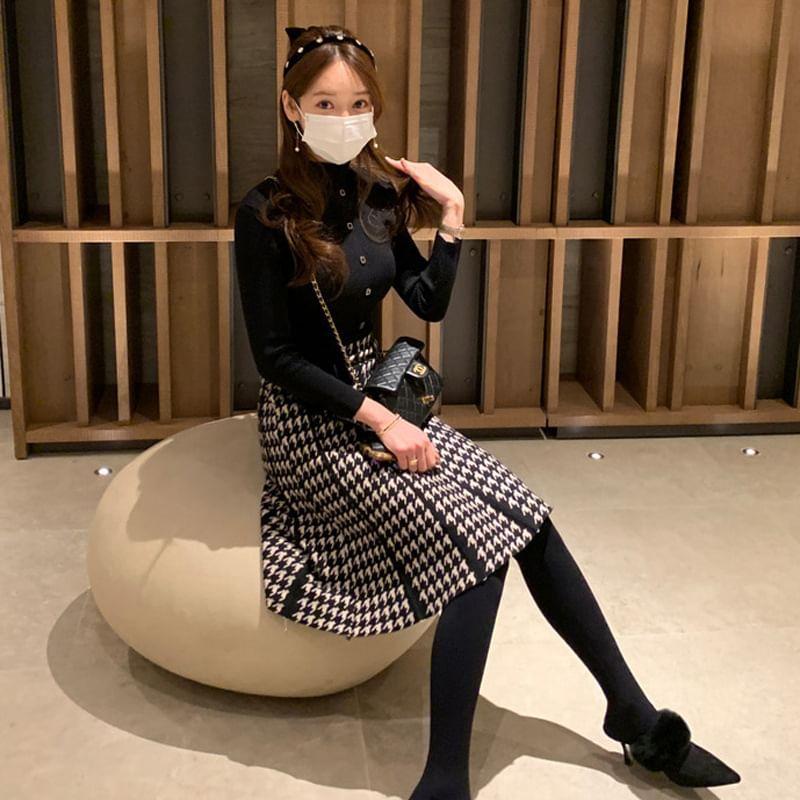 Long-Sleeve Mock Neck Houndstooth Tie Waist A-Line Knit Dress Product Image