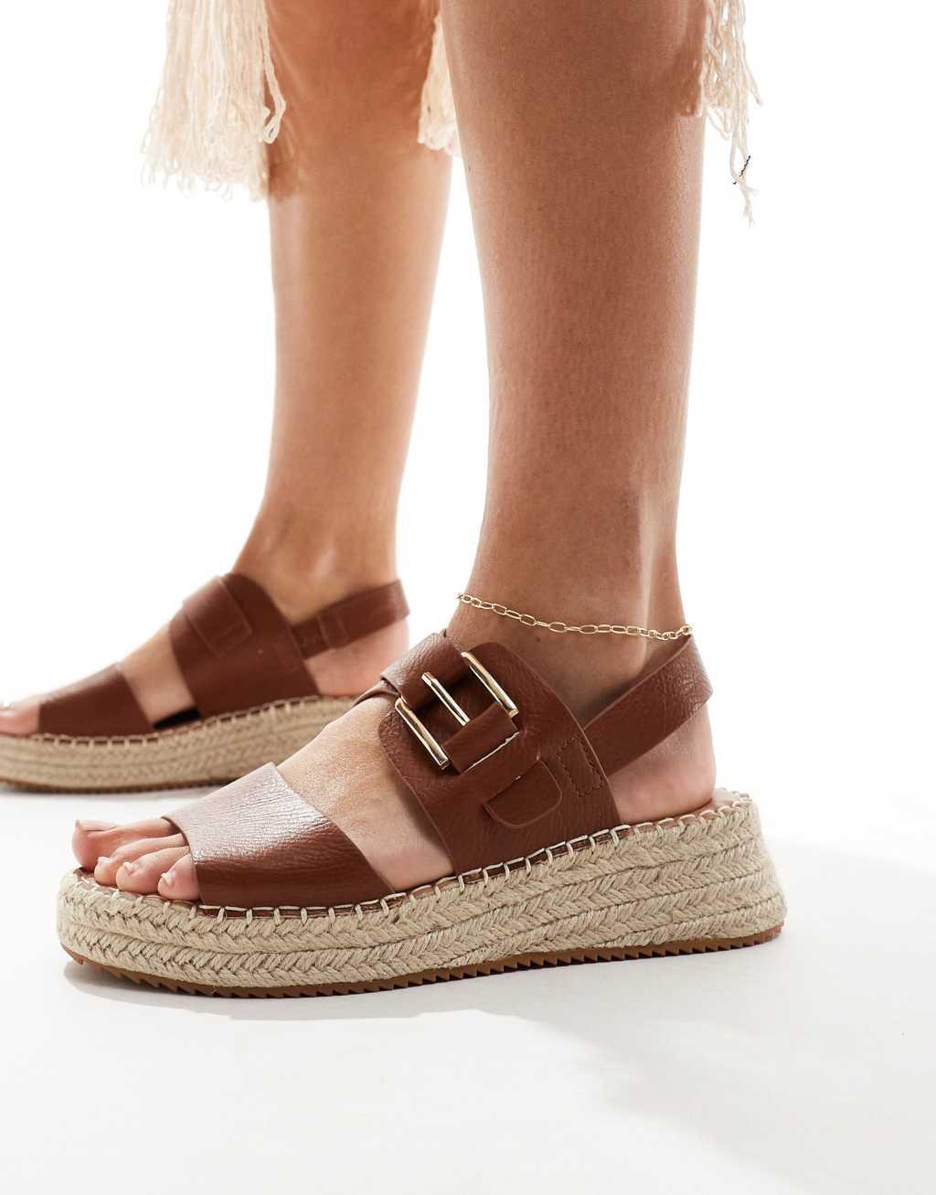 London Rebel flatform espadrille sandals in tan Product Image