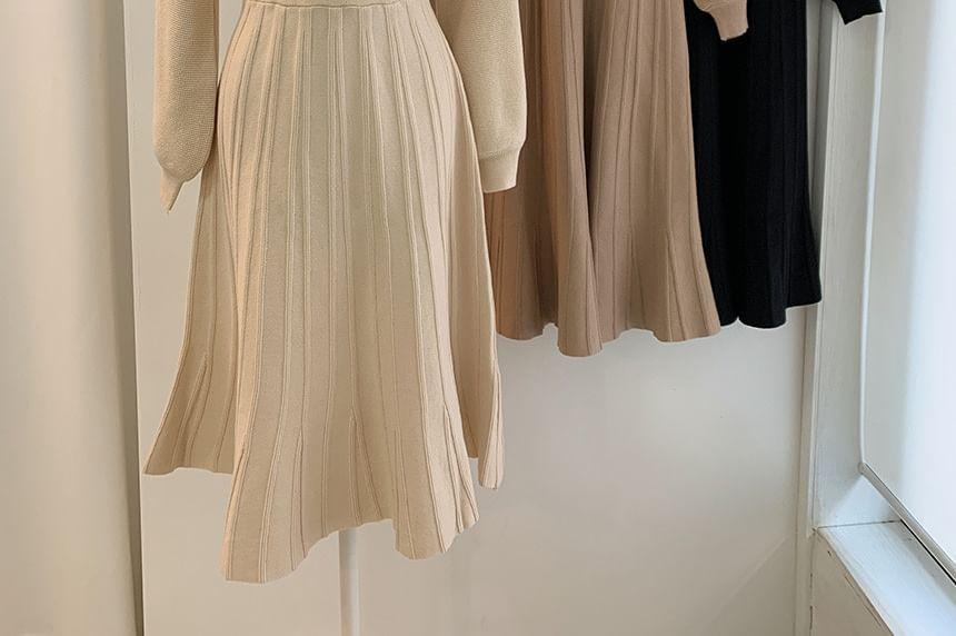 Long Sleeve V-Neck Pleated A-Line Midi Dress Product Image