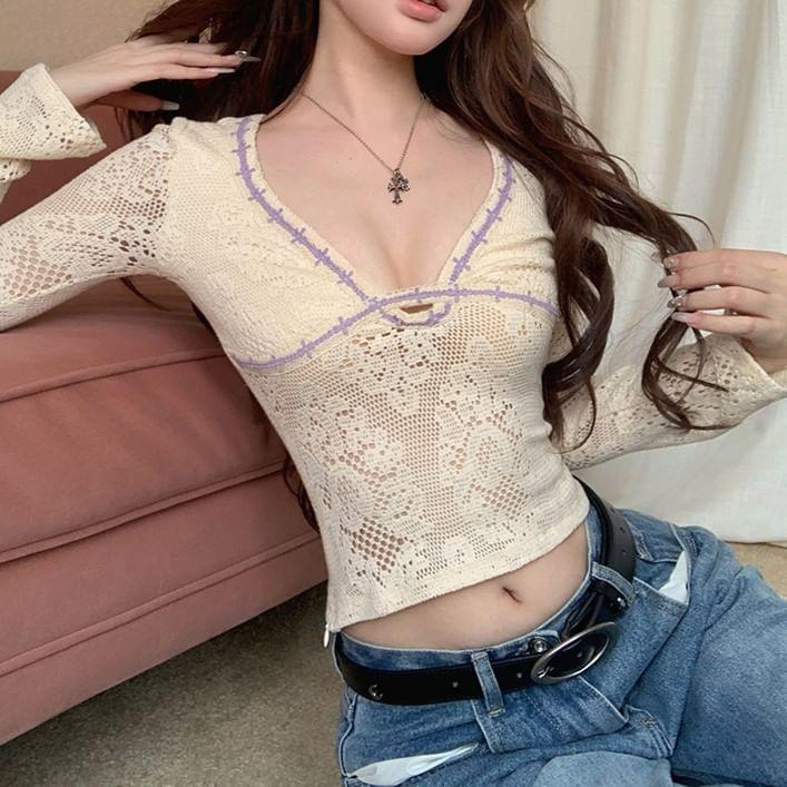 Long-Sleeve V-Neck Contrast Trim Pointelle Lace Crop Slim Fit Top Product Image