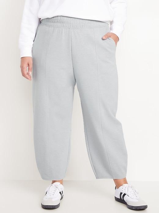 High-Waisted Dynamic Fleece Barrel-Leg Pants Product Image