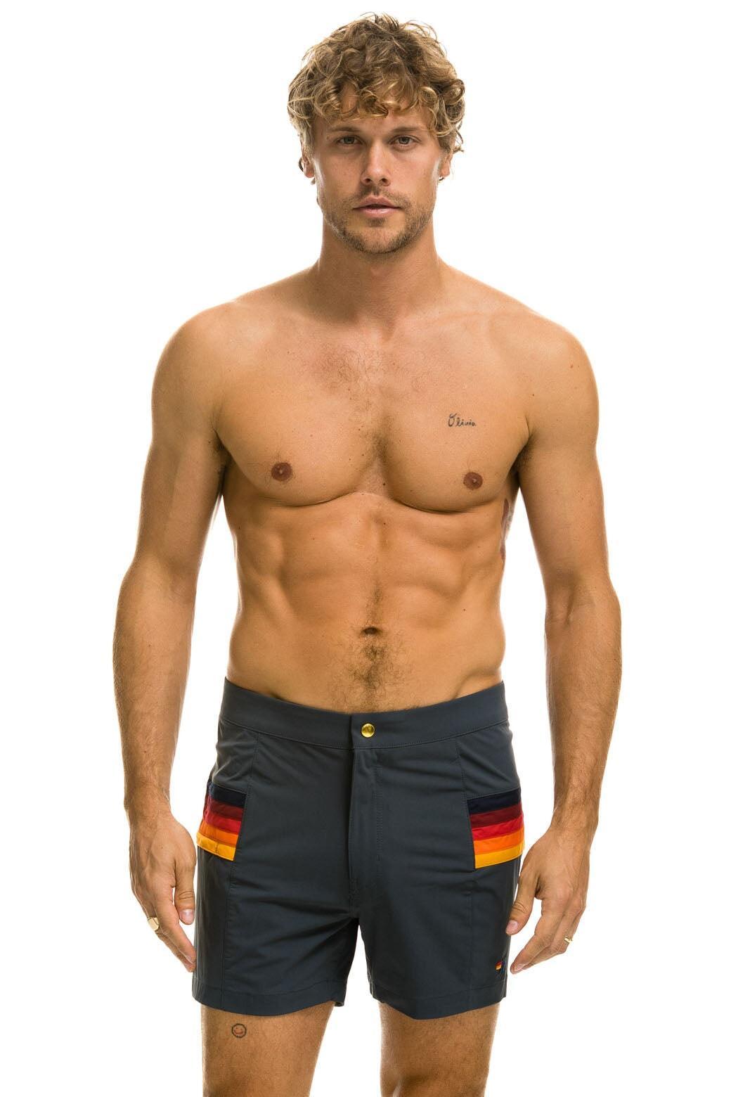 MEN'S HORIZONTAL 5 STRIPE FLEX SHORTS - TITANIUM Male Product Image