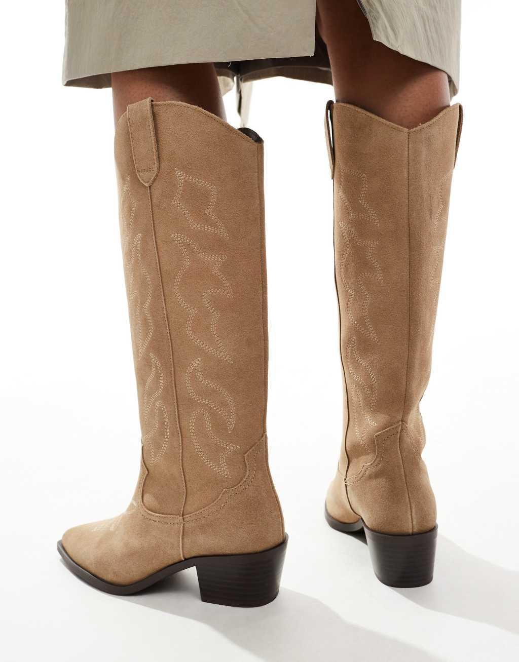 Stradivarius leather cowboy boots in beige Product Image