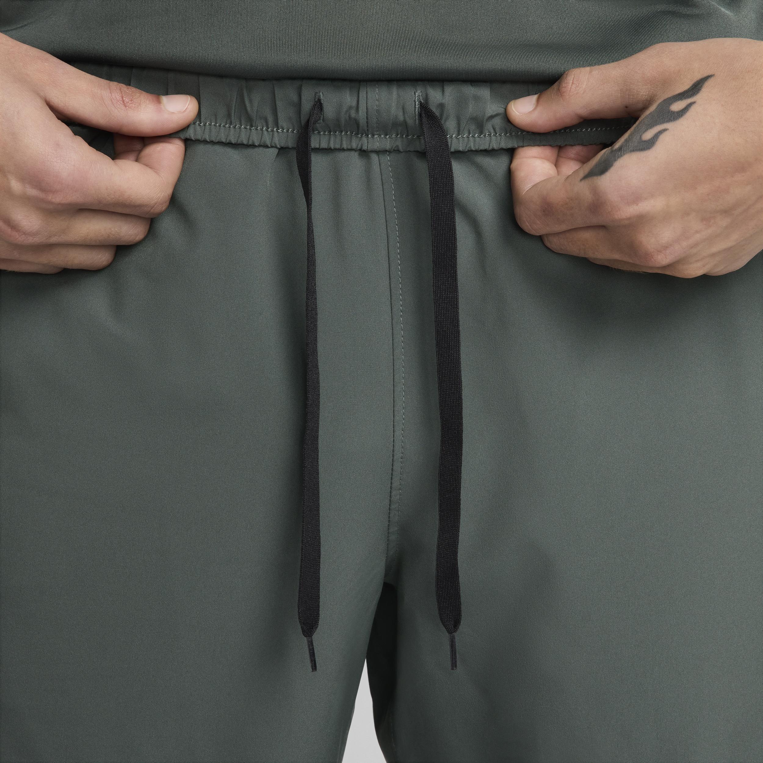 Nike Men's Form Dri-FIT Tapered Versatile Pants Product Image