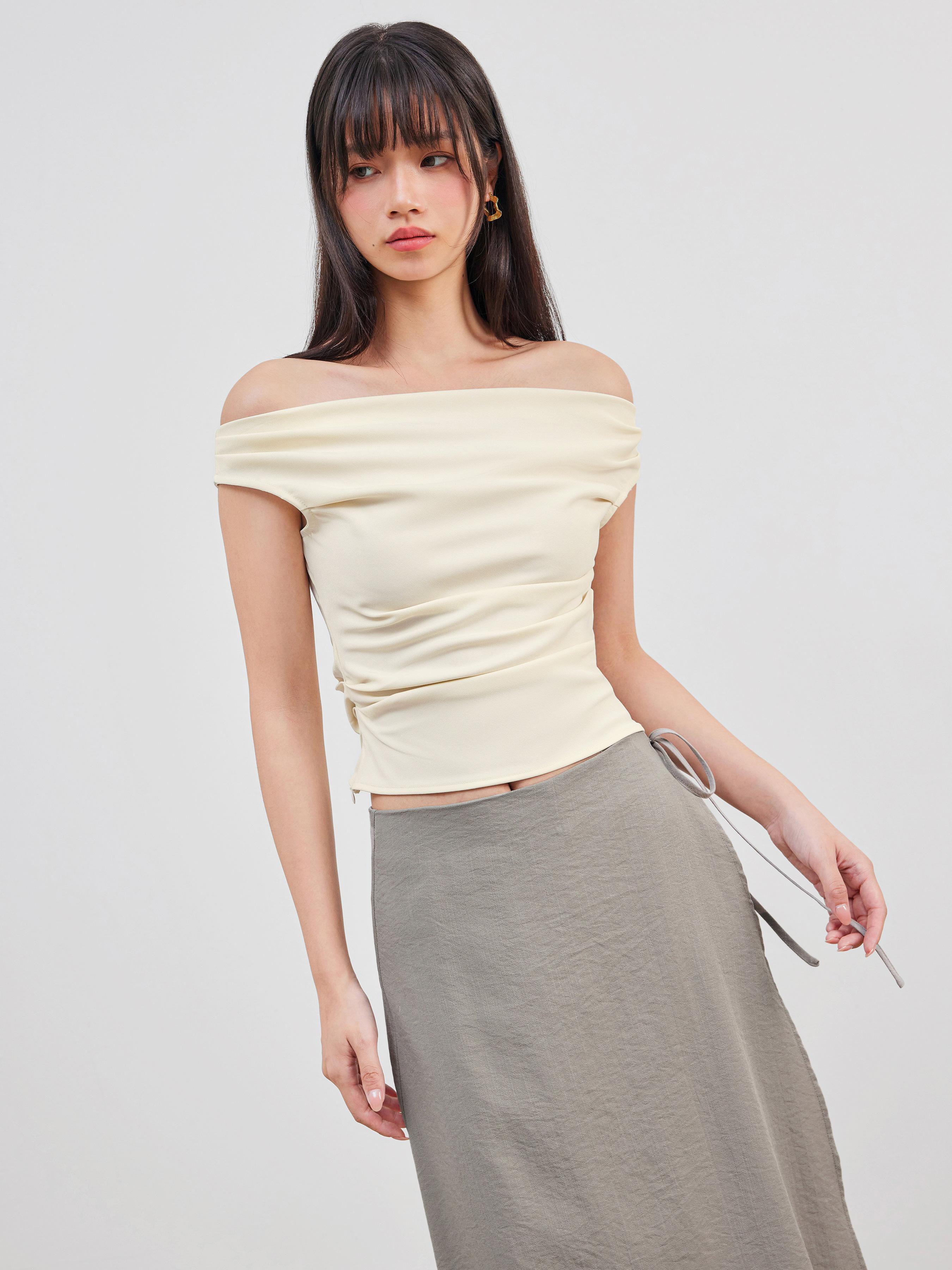 Off-shoulder Ruched Zipper Crop Top Product Image