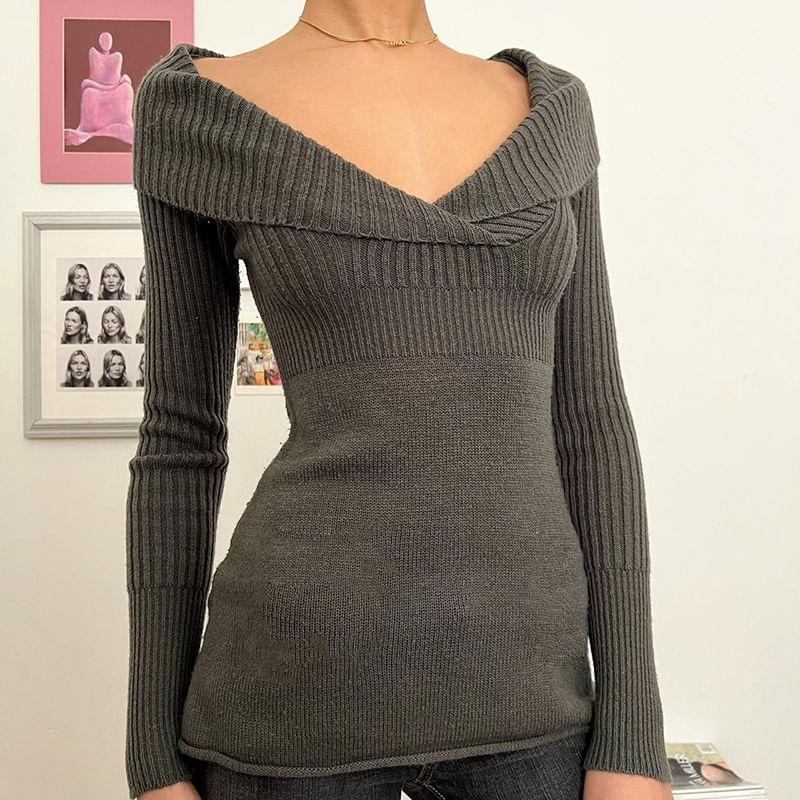 Long-Sleeve V-Neck Plain Knit Top Product Image